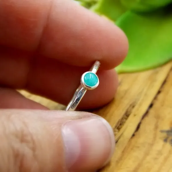 Amazonite Hammered Band Stacking Ring – 925 Sterling Silver Stacking Ring with 4mm Blue Green Cabochon Stone – Stackable Ring Gift For Her