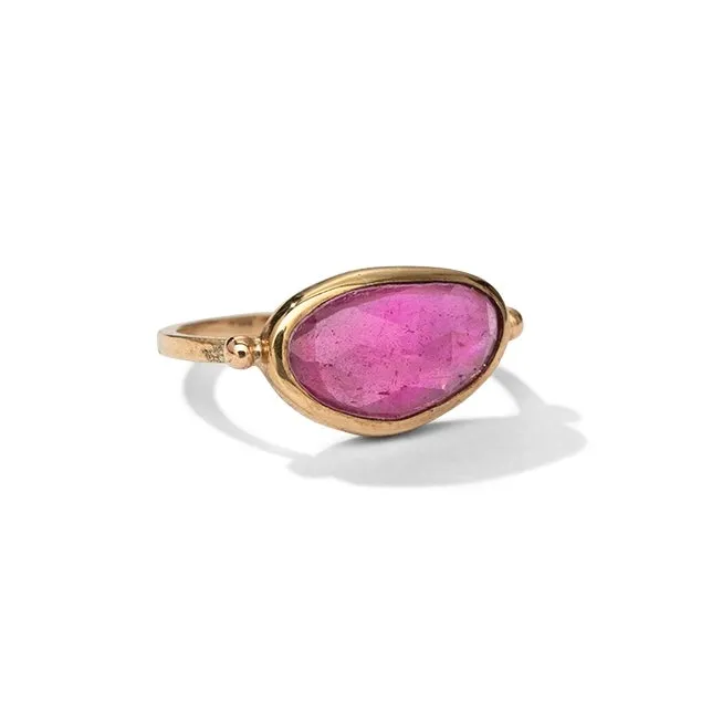 Pebble Ring, Ruby, 9kt Yellow Gold